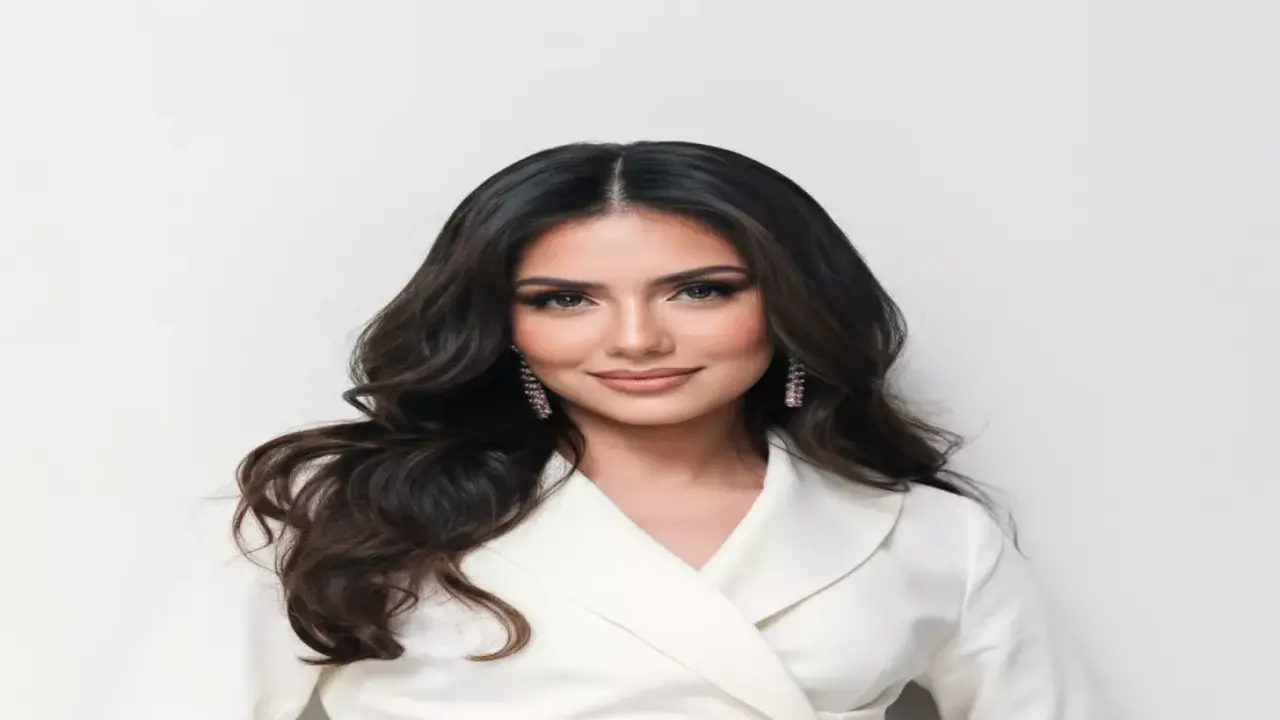 إطلالة ماسية.. جيهان الشماشرجي تثير الجدل بمجوهراتها في العرض الخاص لفيلم بطل العالم